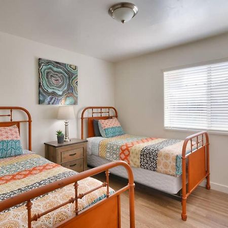 6H Spacious Redcliff Condo, Pool & Hot Tub Moab Bagian luar foto